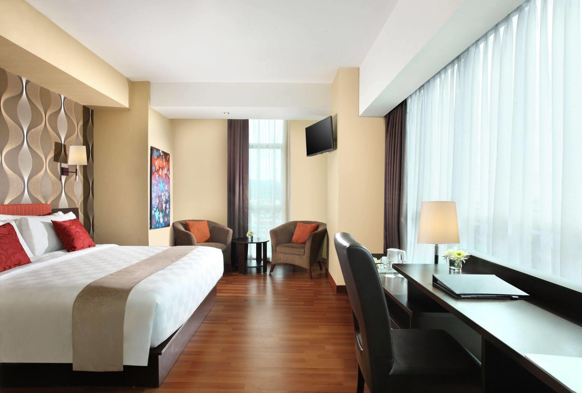 Western The Lagoon 4* Manado